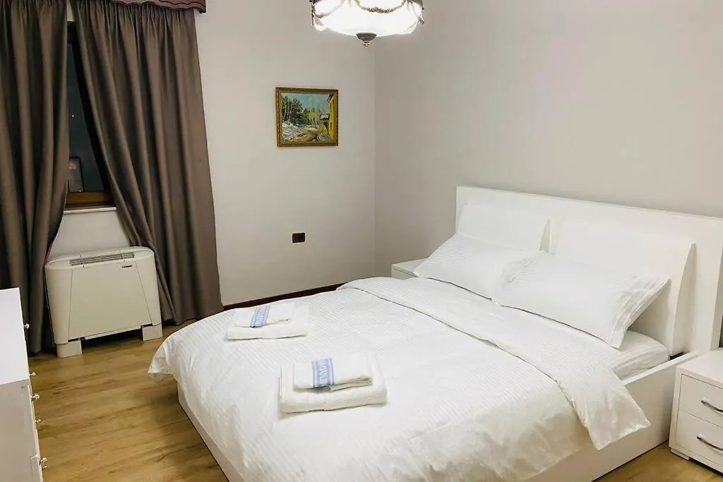 Stela'S Apartment Korce 0*,