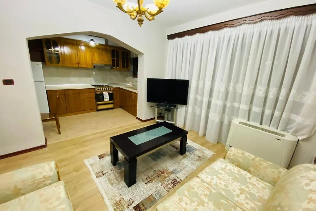 Stela'S Apartment Korce Albania