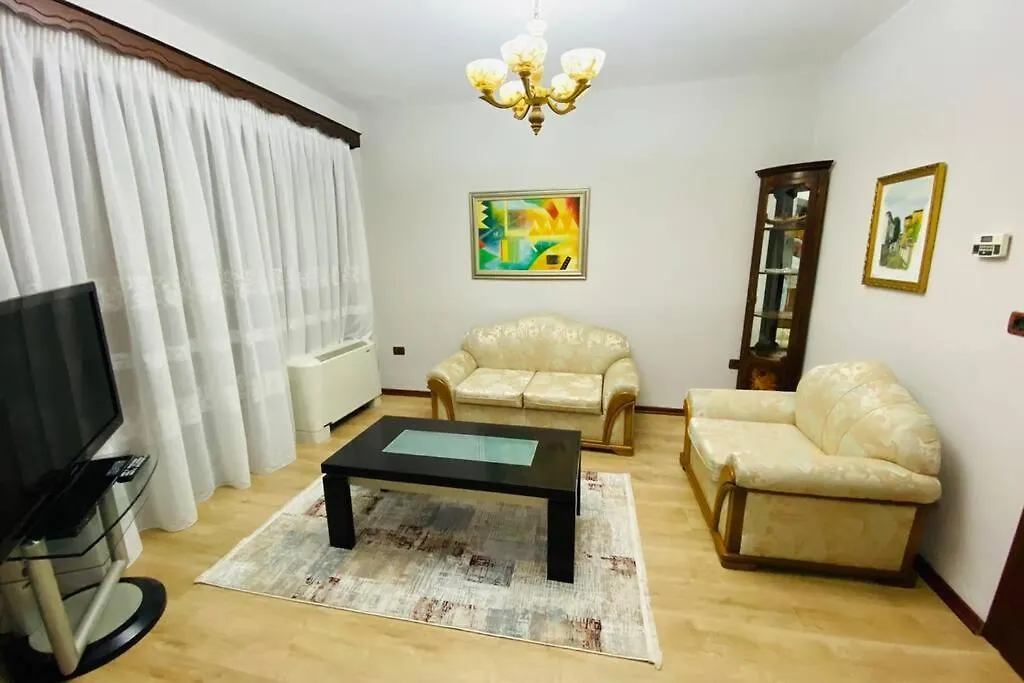 Stela'S Apartment Korce