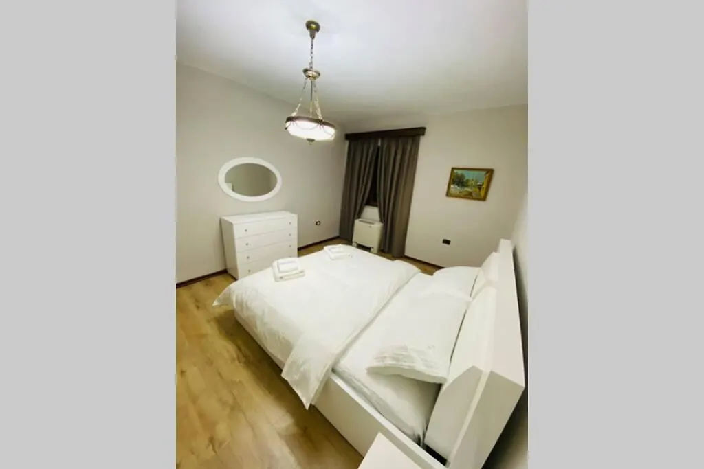 Stela'S Apartment Korce