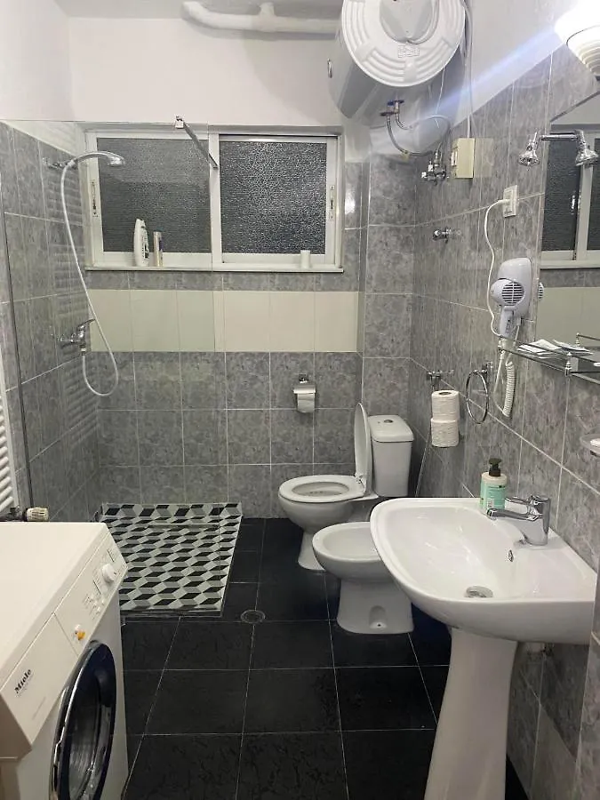 Stela'S Apartment Korce