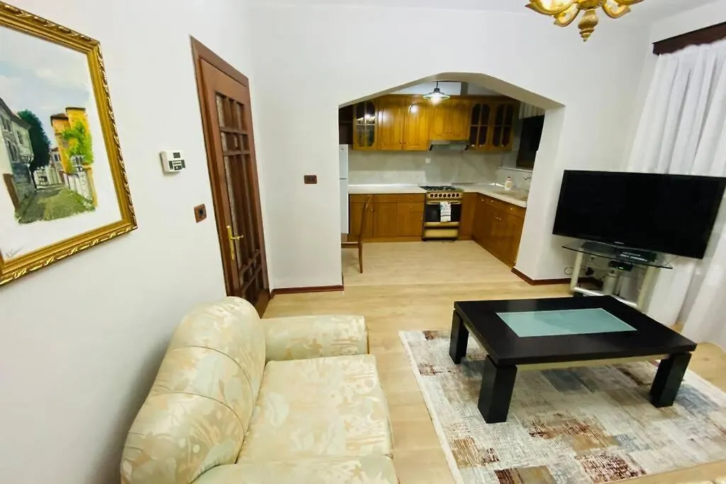 Stela'S Apartment Korce